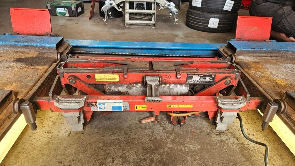 Brugkrik hefbrugkrik autokrik krik Nenab ALS-8/1.5 1500Kg, Ophalen