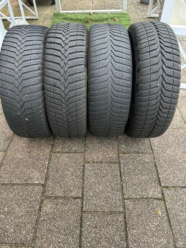 Winterbanden set 165/60 R14 op velg + wieldoppen, Ophalen of Verzenden