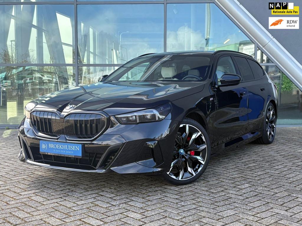 BMW 5-serie Touring 530e M sport Pro 293pk Panoramadak / Tre, Automaat, 1998 cc, Achterwielaandrijving, Zwart