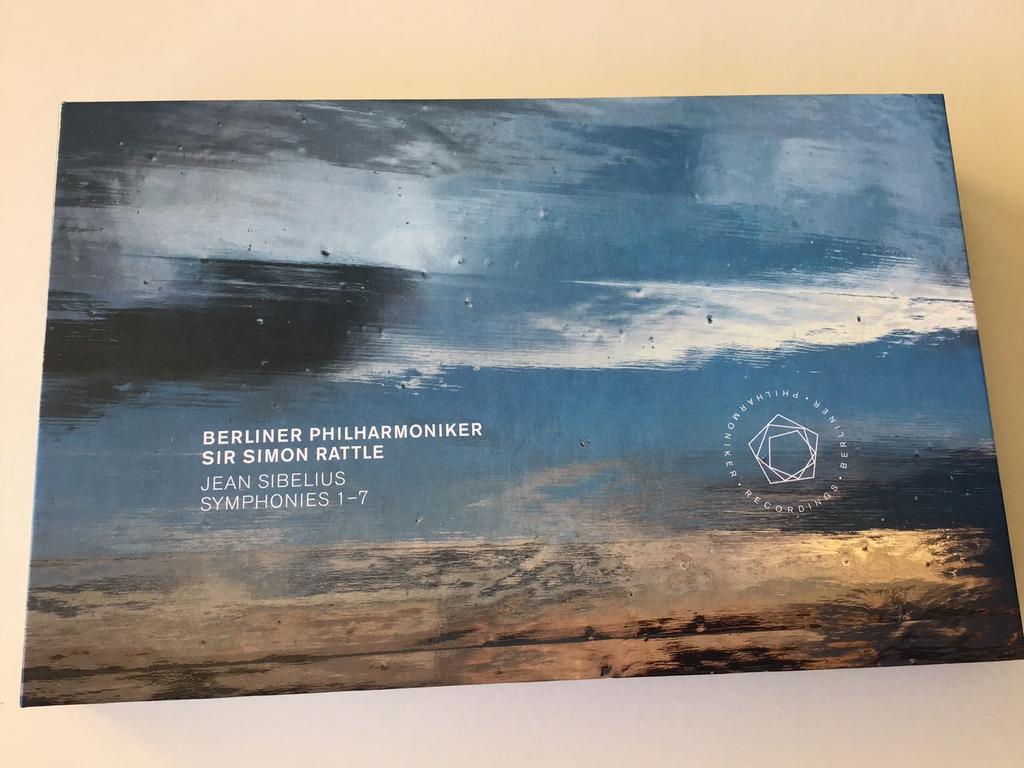 Sibelius Symphonies 1-7 Simon Rattle 4xCD + 2x Blue ray BOX, Ophalen of Verzenden, Zo goed als nieuw, Opera of Operette