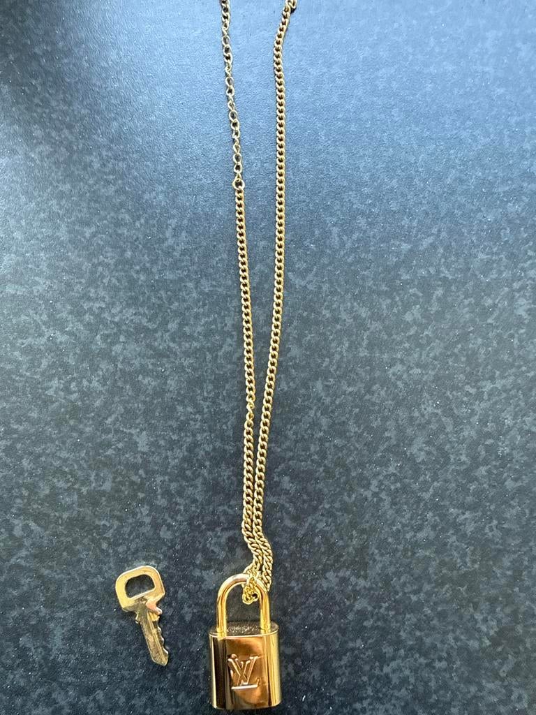 Louis Vuitton slotje ketting met sleutel, Ophalen of Verzenden, Zo goed als nieuw, Goud, Overige materialen