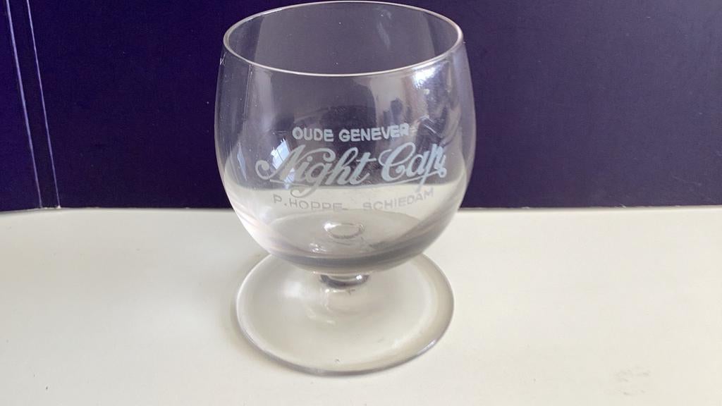 Borrelglas NIGHT CAP Oude Genever Schiedam, Verzamelen, Ophalen of Verzenden, Zo goed als nieuw, Borrel- of Shotglas