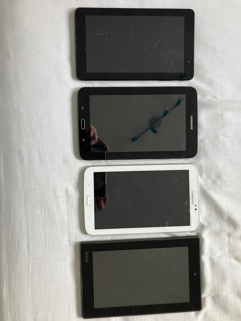 16 oude tablets, Computers en Software, Android Tablets, Ophalen of Verzenden, Gebruikt, 10 inch, 16 GB