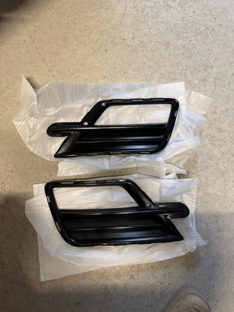 Volkswagen caddy mk4 2015 - 2020 mistlamp cover nieuw L R, Ophalen, Nieuw, Bumper, Volkswagen