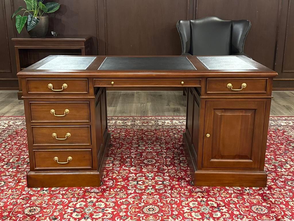 Klassiek Engels bureau #629, Ophalen of Verzenden, Zo goed als nieuw