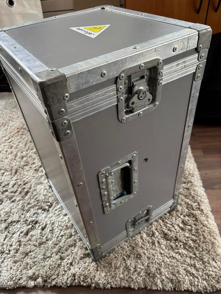Nette flight case, kan aan 2 kanten open, Ophalen of Verzenden, Zo goed als nieuw, Overige instrumenten, Flightcase