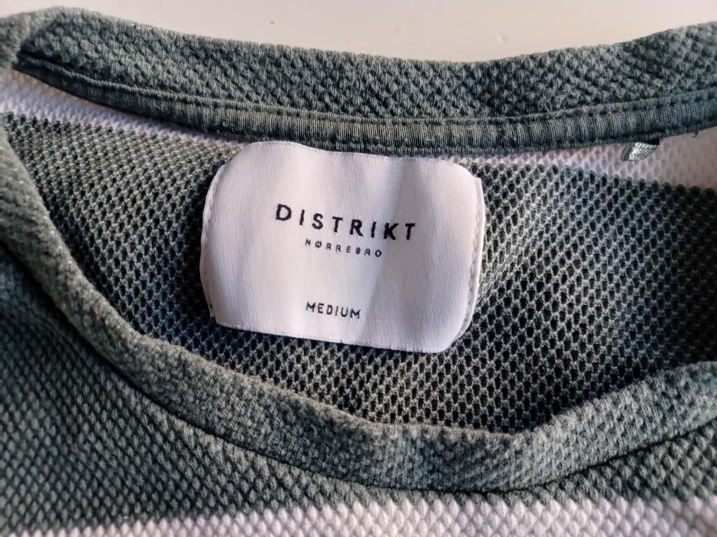T-Shirt Distrikt M, Maat 48/50 (M), Ophalen of Verzenden, Distrikt Nørrebro, Gedragen