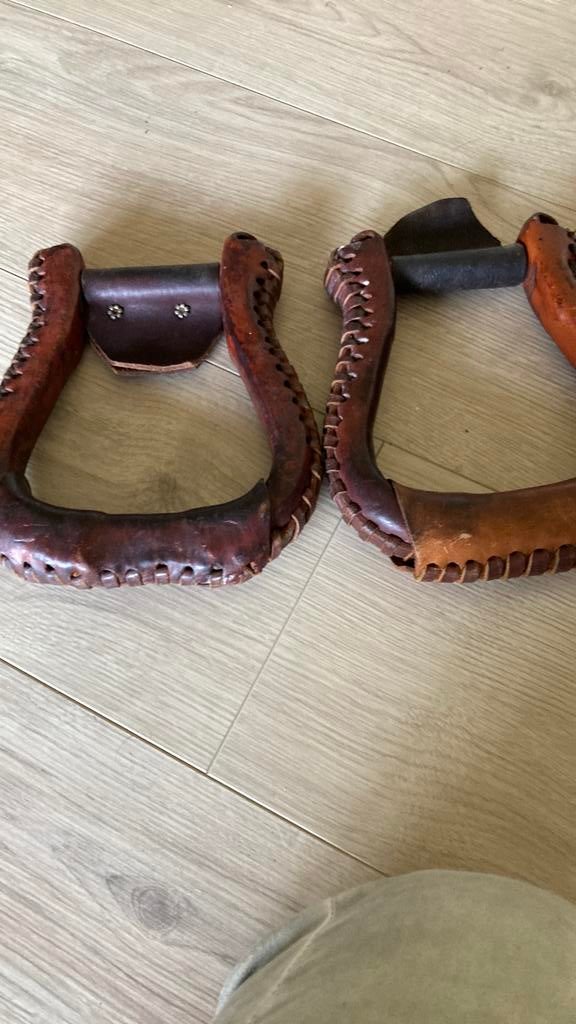 Western beugels, Ophalen of Verzenden, Zo goed als nieuw, Western