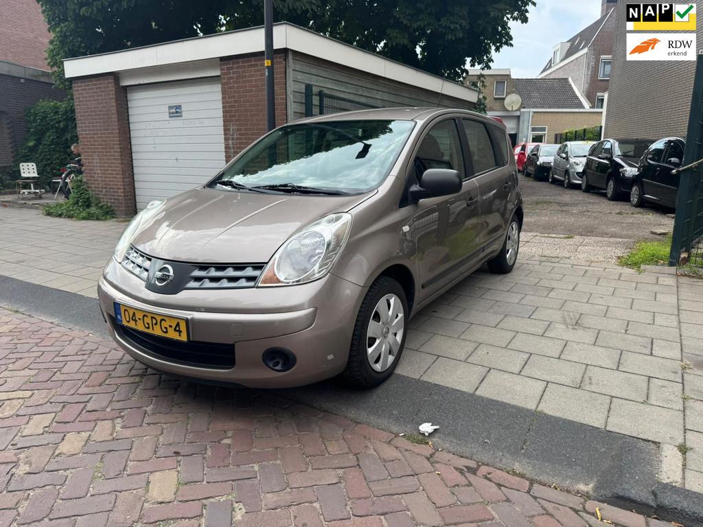 Nissan Note 1.4 Visia Benzine Handgeschakeld zeer nette auto, Voorwielaandrijving, Stof, Zwart, 4 cilinders