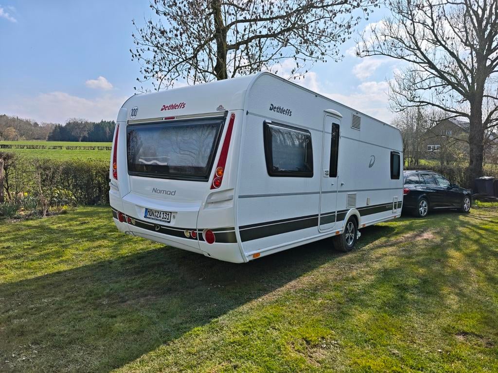 Caravan Dethleffs Nomad 560FR airco mover 2017, Rondzit, Frans bed, Airco, Dethleffs