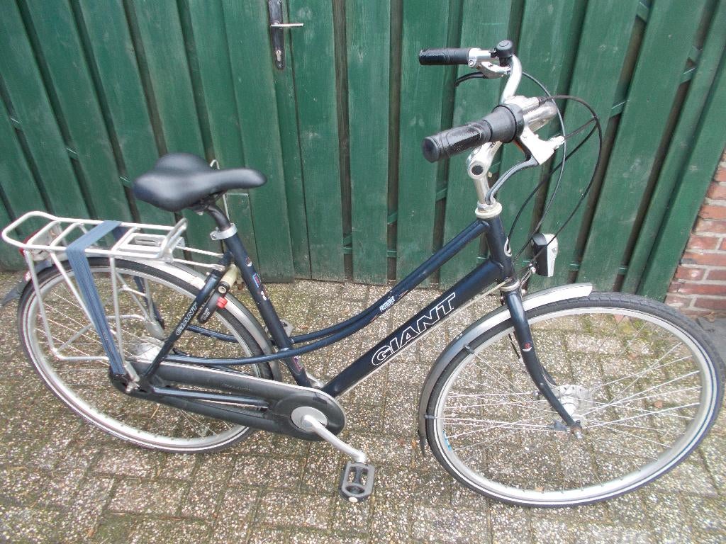 Leuke giant dames fiets7 vers., Fietsen en Brommers, Fietsen | Dames | Damesfietsen, Ophalen, Versnellingen, Giant, 53 tot 56 cm
