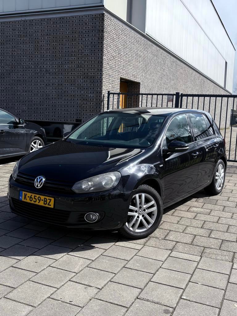 Volkswagen Golf 1.2 TSI 2012 Zwart Parksensor Trekhaak, Voorwielaandrijving, Stof, 4 cilinders, 610 kg