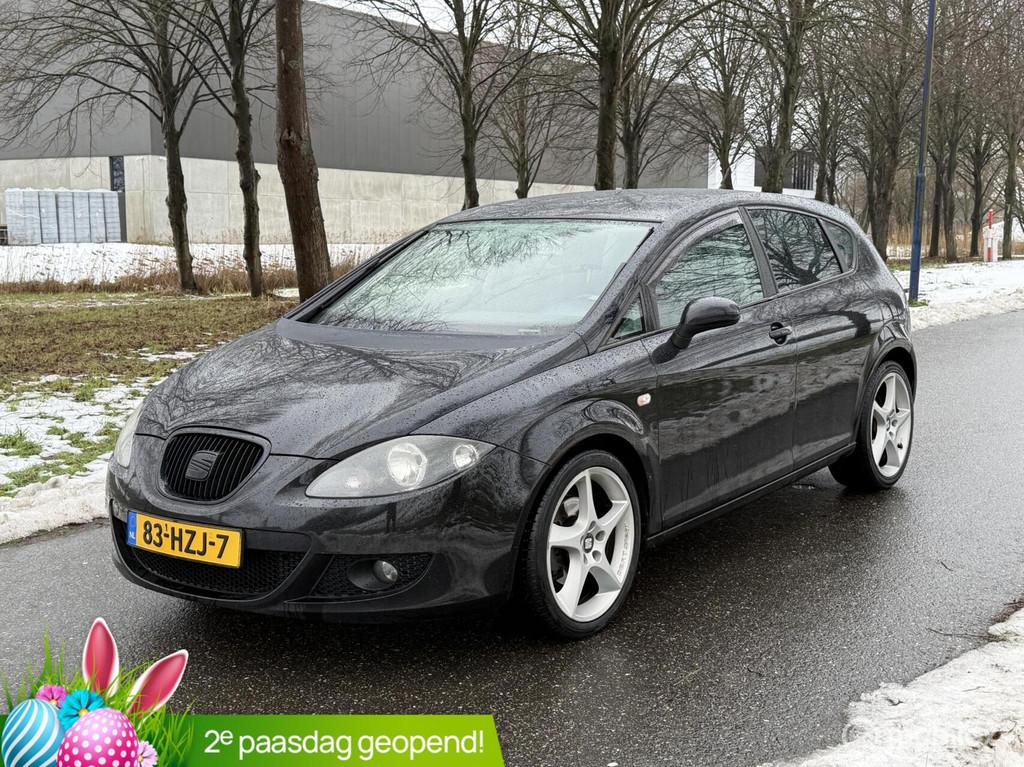 Seat Leon 1.4 TSI Active Style*NEW APK 12/26*SCHERM*AIRCO, Gebruikt, 4 cilinders, Leon, Zwart