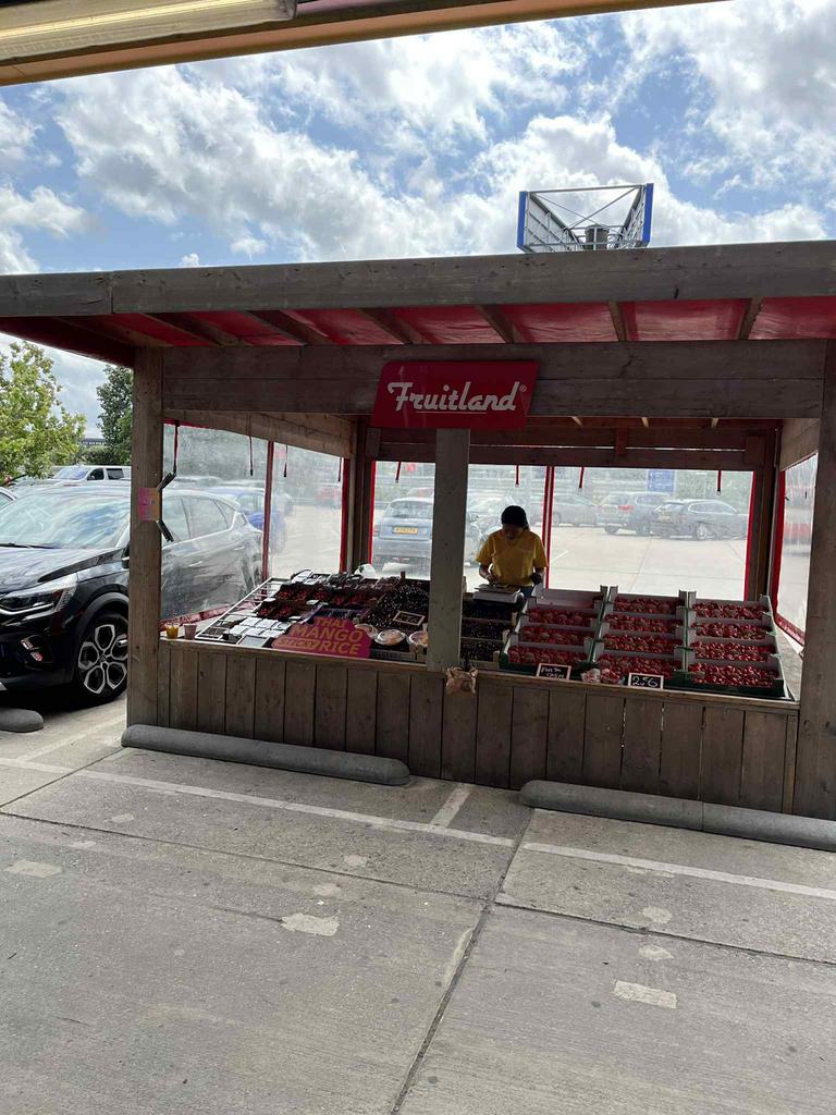 Verkoop kiosk / houten marktkraam met dak te koop, Ophalen, Minder dan 5 meter, Overige typen