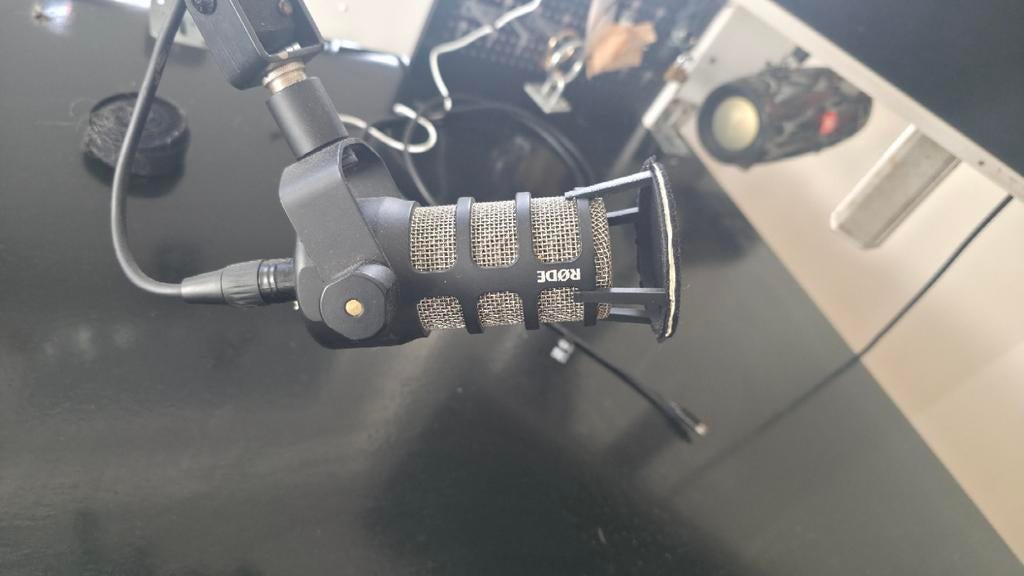 Rode Podmic, Innox microfoonarm & Behringer Xenyx 1024 USB, Muziek en Instrumenten, Ophalen of Verzenden, Gebruikt, Studiomicrofoon