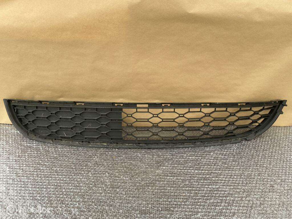 Bumperrooster renault twingo bumper gril  622547230r, Auto-onderdelen, Gebruikt, Ophalen of Verzenden