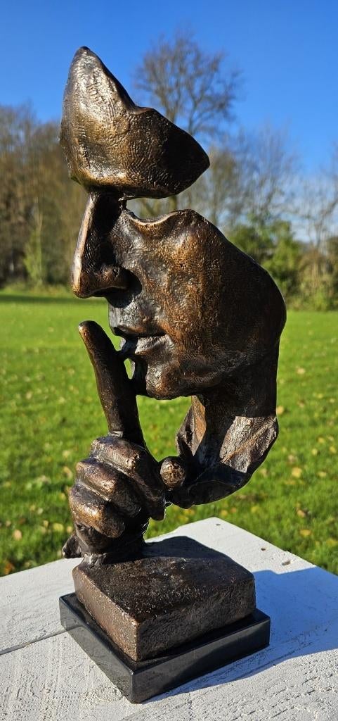 BRONZEN BEELD / DE ZWIJGER / ZWIJGEN / TUINBEELD