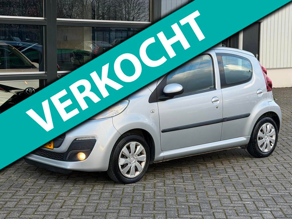 Peugeot 107 1.0 Active Airco l 5 deurs l 1e eigenaar l NAP l, Voorwielaandrijving, Euro 5, Stof, Zwart