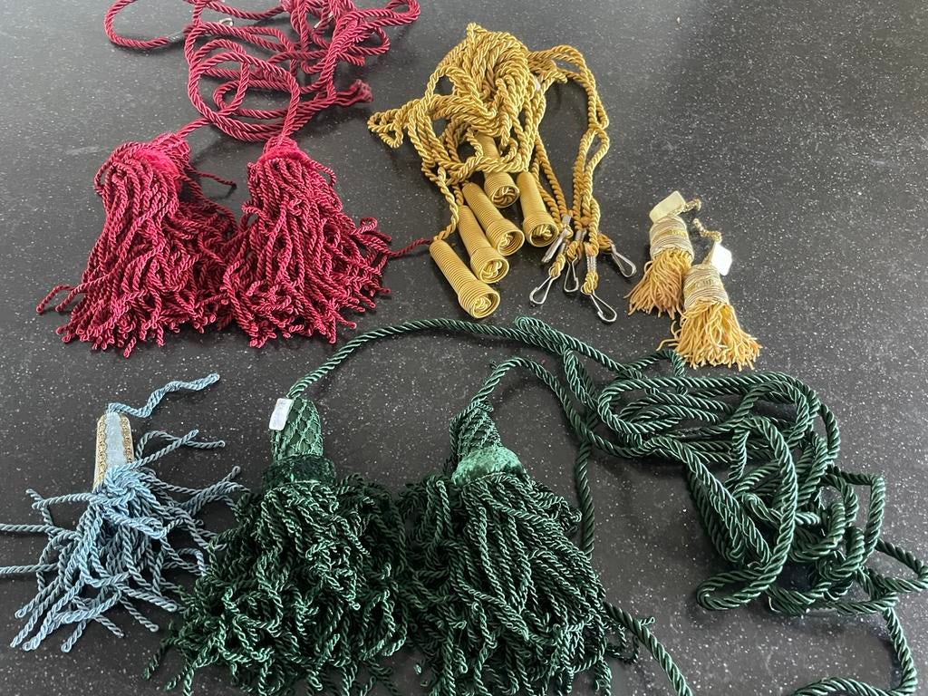 Klossen, Ophalen, Zo goed als nieuw, Garen of Naald(en)