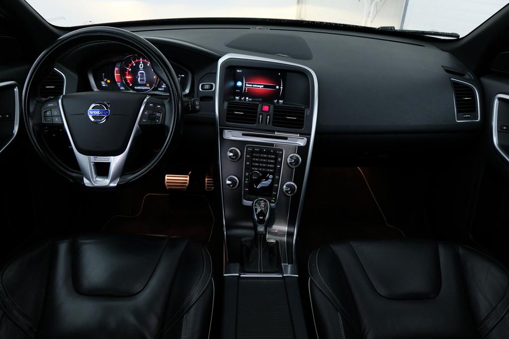 Volvo XC60 2.0 T5 FWD R-Design | SCHUIF-KANTEL | CAMERA | ST, 15 km/l, Gebruikt, Euro 6, 4 cilinders