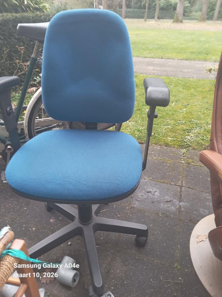 Gratis ophalen twee ruime stoelen, Ophalen of Verzenden, Gebruikt, Eén