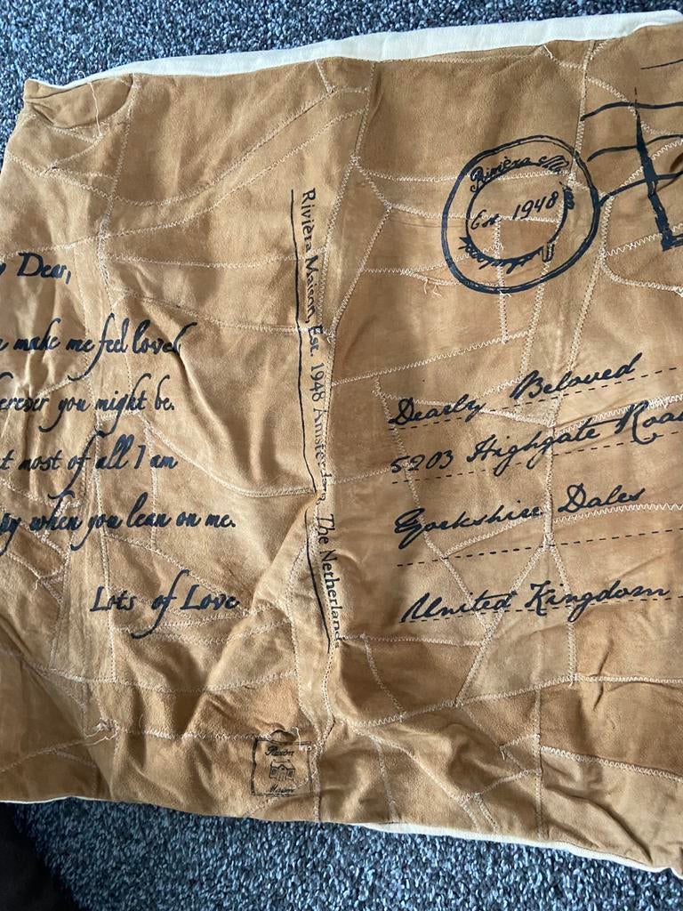 2 suede kussenhoesjes Riviera Maison, Huis en Inrichting, Ophalen, Zo goed als nieuw, Vierkant