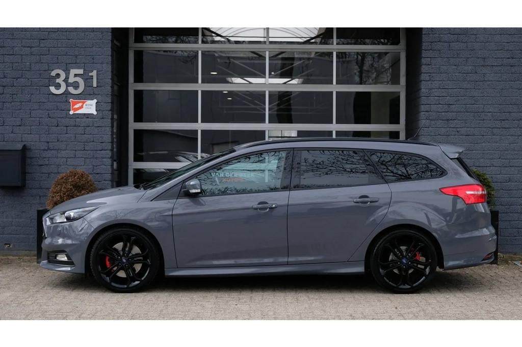 Ford Focus 2.0 ST-3 250PK Stealth Grey Cruise|N € 18.950,0, Auto's, Focus, 4 cilinders, Handgeschakeld, Nieuw
