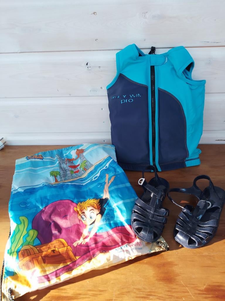 EasySwim zwemvest M met waterschoenen 31 en zwemtas, Ophalen of Verzenden, Gebruikt, EasySwim