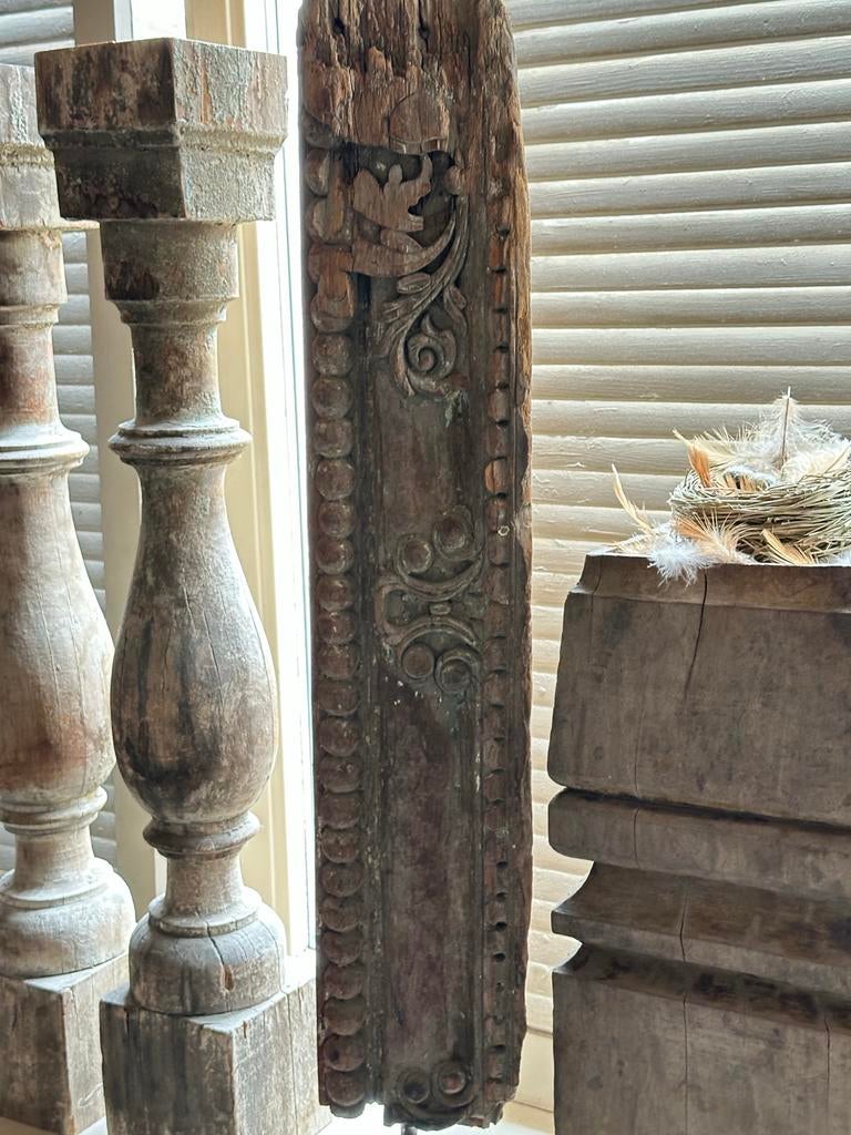 Grote houten baluster op voet, Ophalen