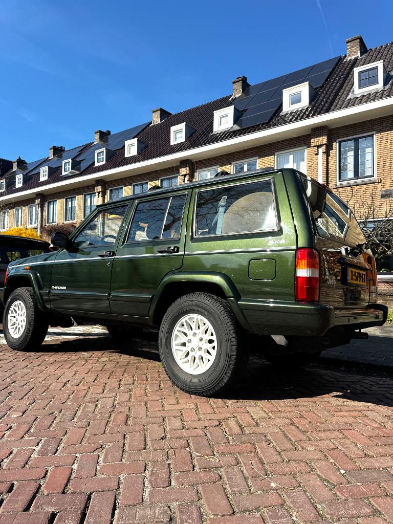 Jeep Cherokee xj LPG G3 118.000km Mossgreen, Automaat, 138 €/maand, Leder, Vierwielaandrijving