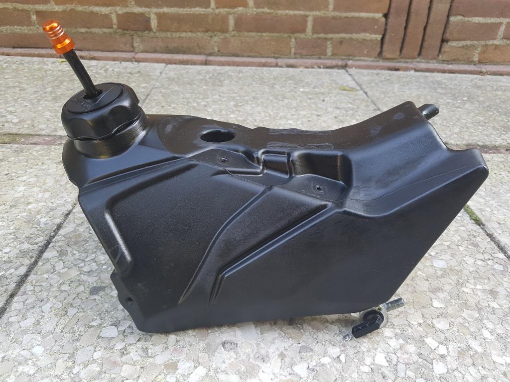 ** KTM SX 50 COMPLETE BENZINE TANK 2009-2015 GEBRUIKT **, Ophalen of Verzenden, Gebruikt