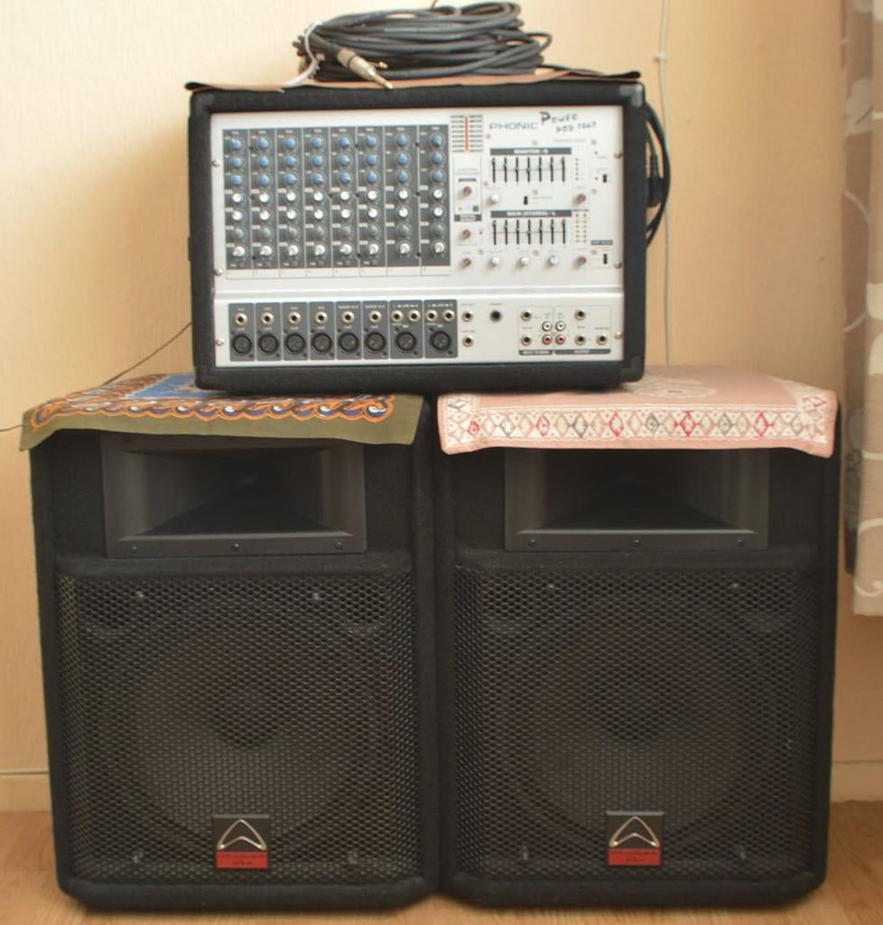 Muziekinstallatie 2x 300 Watt, Ophalen of Verzenden, Gebruikt, 500 tot 1000 watt, Overige typen