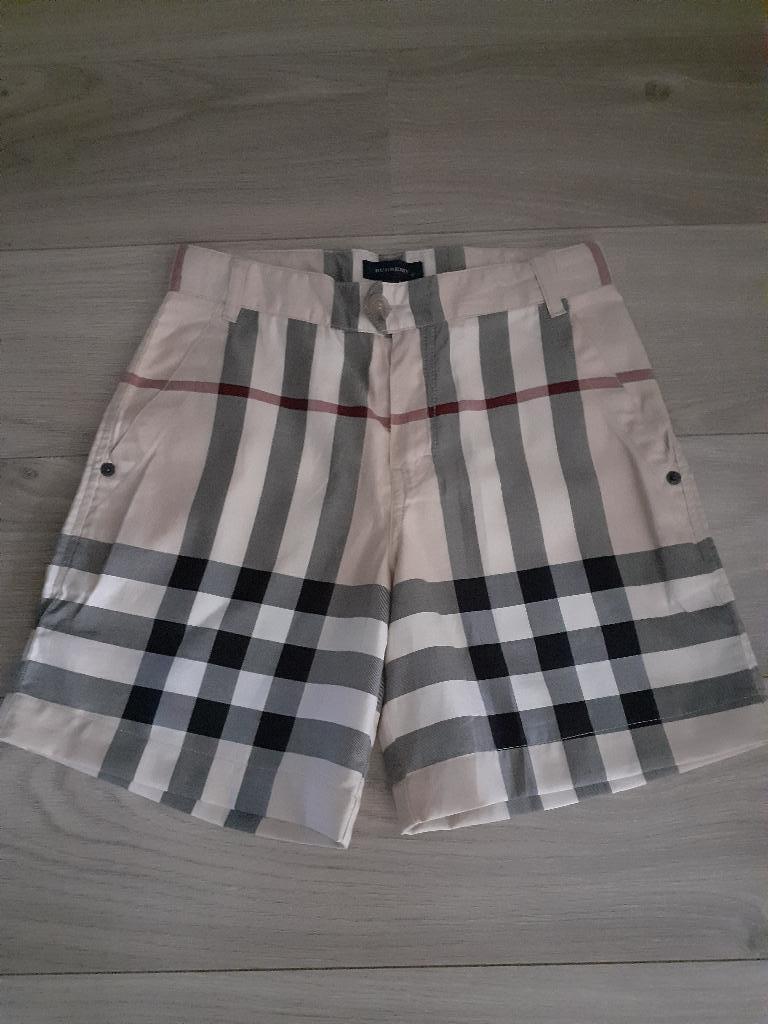 BURBERRY short, korte broek, maat 10 (134)., Broek, Nieuw, Ophalen of Verzenden, Jongen