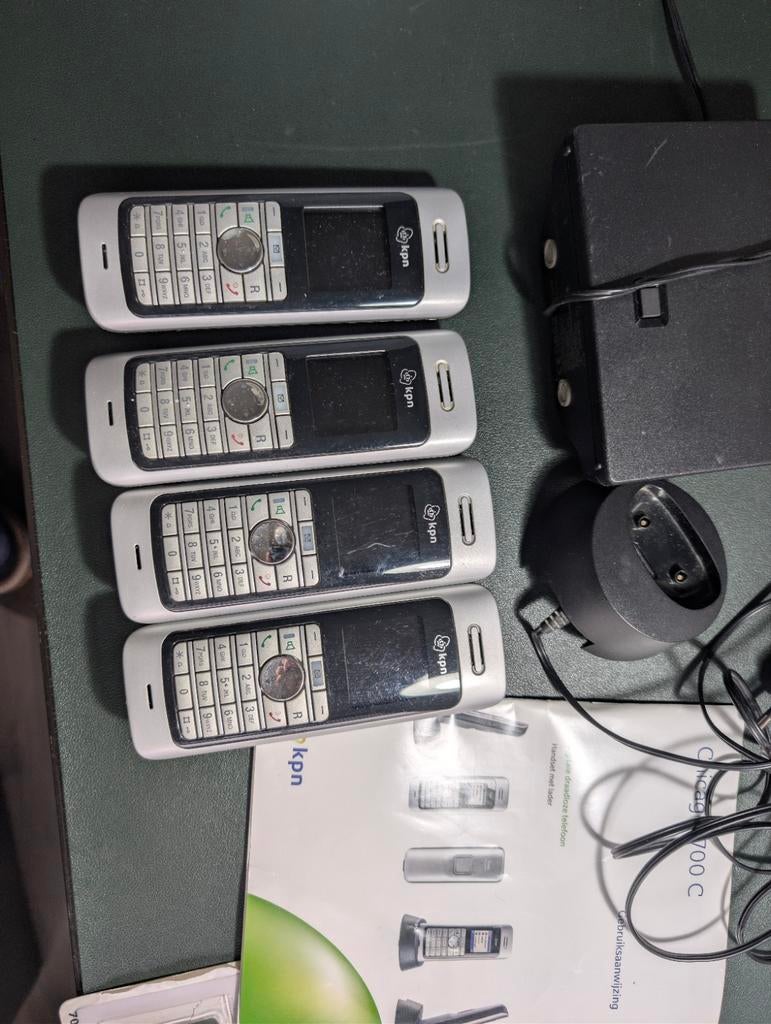 DECT Handset KPN Chicago 700c Compleet, Ophalen of Verzenden, Gebruikt, 4 handsets of meer
