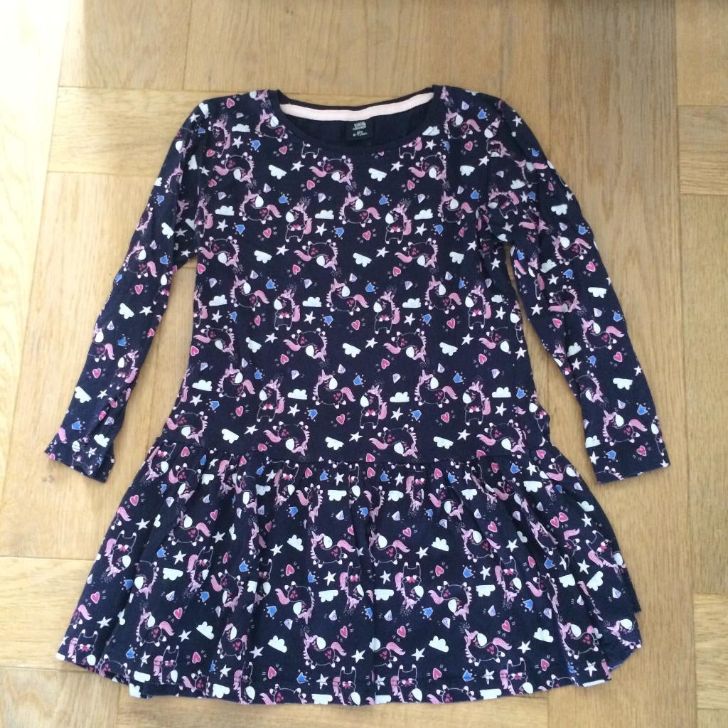 nieuw jurkje met Unicorns en hartjes maat 122, Kiki Koko, Meisje, Nieuw, Ophalen of Verzenden
