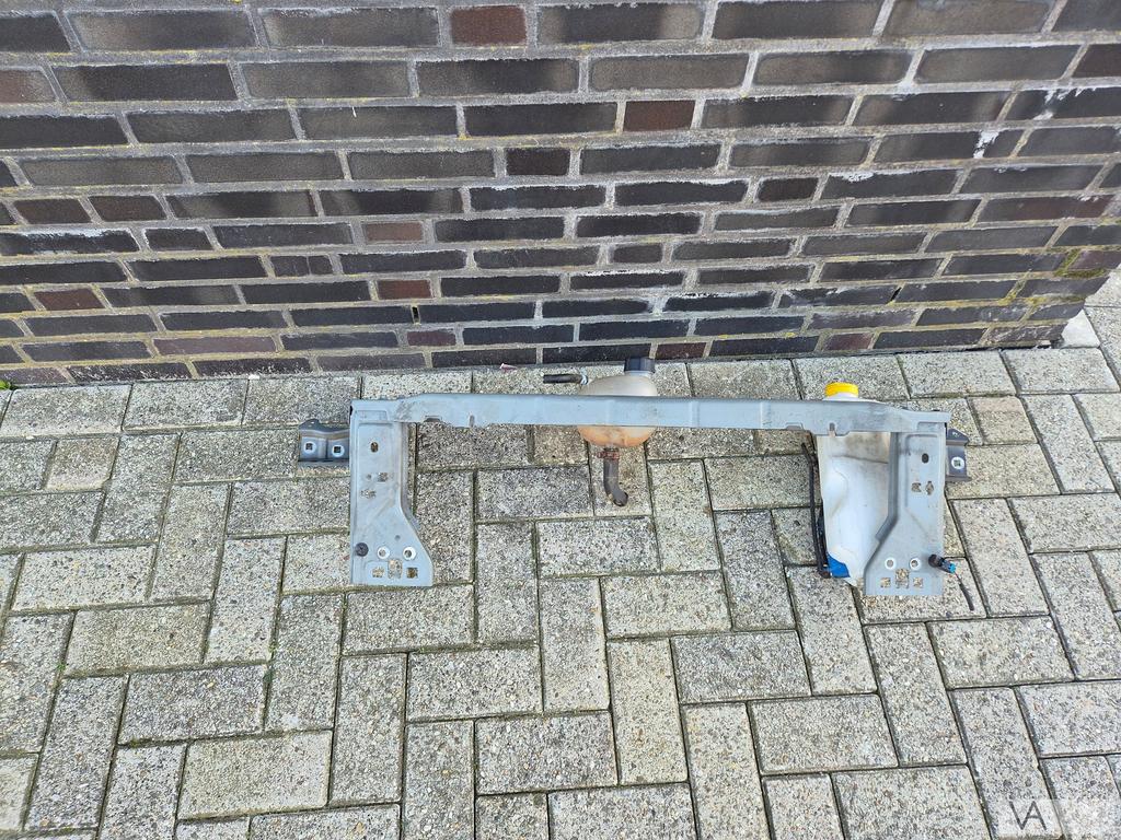 Smart Forfour 2014 - 2022 VOORFRONT BALK met tankje 2x €50, Gebruikt, -, -, Ophalen of Verzenden