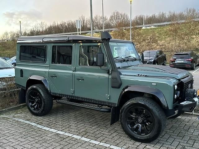 Land Rover Defender Puma 2.4 TD4 110 2009 Groen 7 zitter, Auto's, 1940 kg, 241 €/maand, 122 pk, Leder