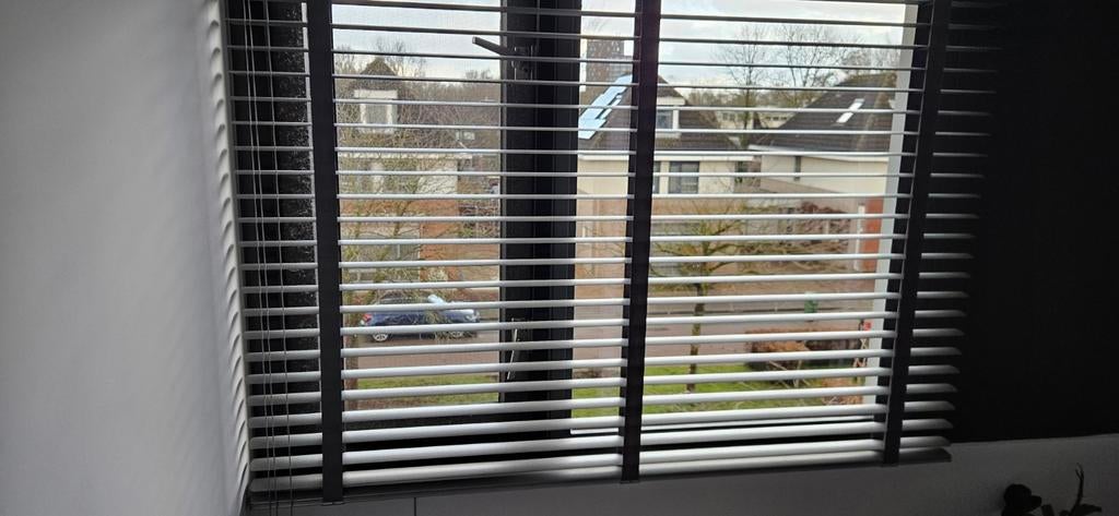 Zilveren jaloezieën, Ophalen, Zo goed als nieuw