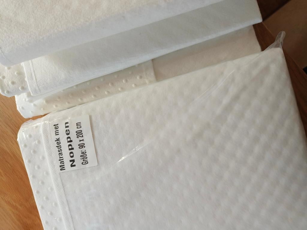 Matrassen noppen nieuw, Eenpersoons, Wit, Overige typen, Nieuw