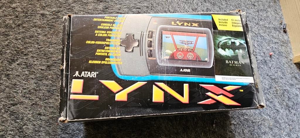 Atari Lynx 2 - met tas en twee spellen, Ophalen of Verzenden, Zo goed als nieuw, Zonder controller, Atari Lynx