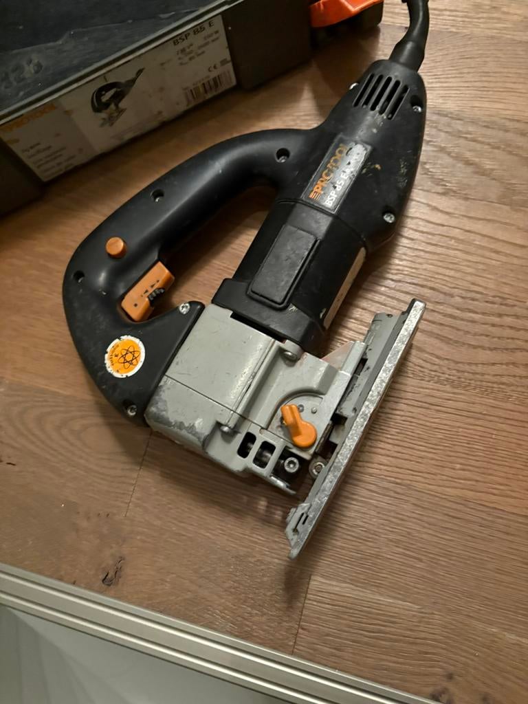 Decouperzaag, dremel en slijpmachine, Doe-het-zelf en Verbouw, Gereedschap | Zaagmachines, Ophalen of Verzenden, 1200 watt of meer