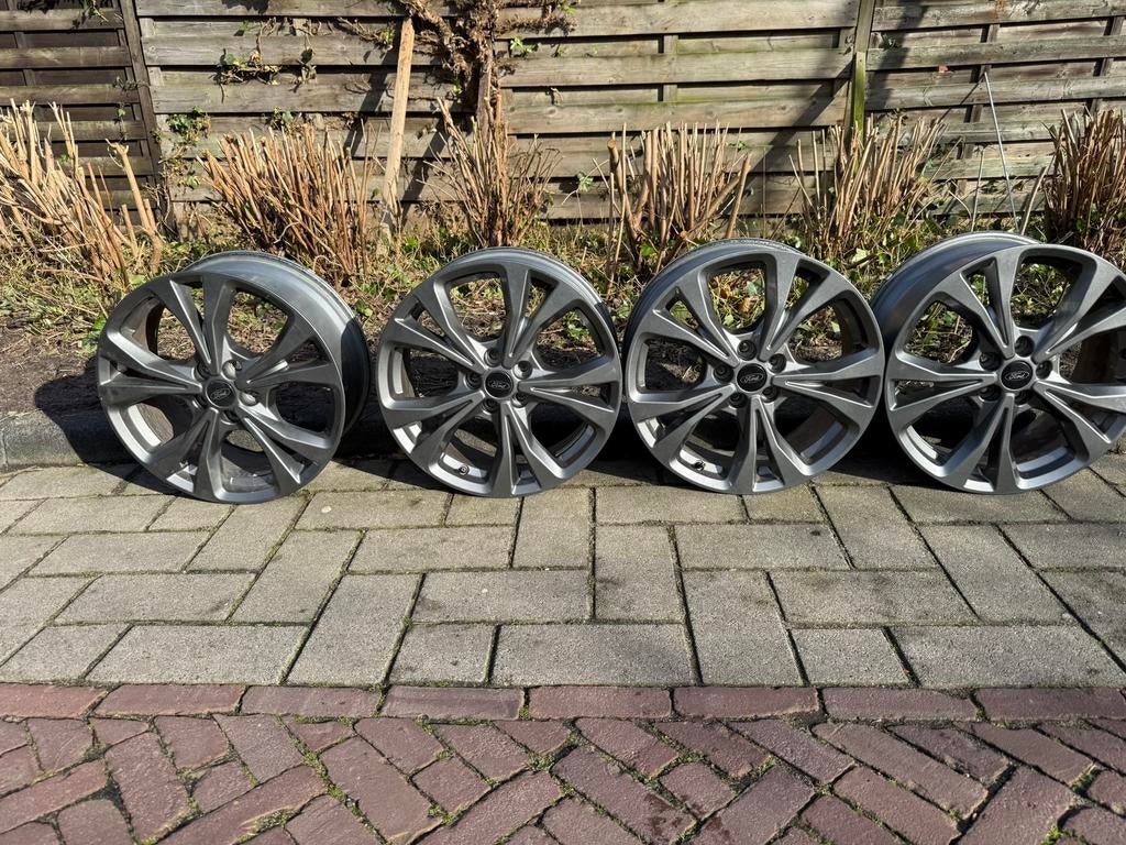 Ford Kuga velgen ST line 18 inch, Auto-onderdelen, Banden en Velgen, Velg(en), Zomerbanden, 18 inch, Overige, Personenwagen, Gebruikt
