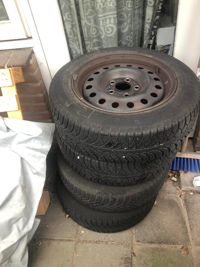 Winterbanden met velg en kia picanto lm velgen, Auto-onderdelen, Banden en Velgen, Ophalen, Gebruikt, 15 inch, 175 mm