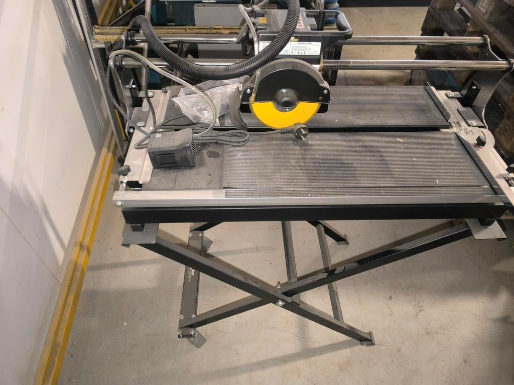 Nieuwe tegelzaagmachine - nooit gebruikt!, Doe-het-zelf en Verbouw, Inter Dynamics, Overige typen, Nieuw, 600 tot 1200 watt