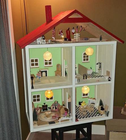 Houten poppenhuis met lampjes, Ophalen, Poppenhuis