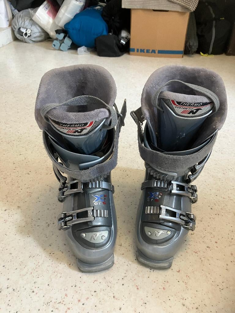 Nordica dames skischoen, Ophalen, 140 tot 160 cm, Schoenen, Zo goed als nieuw