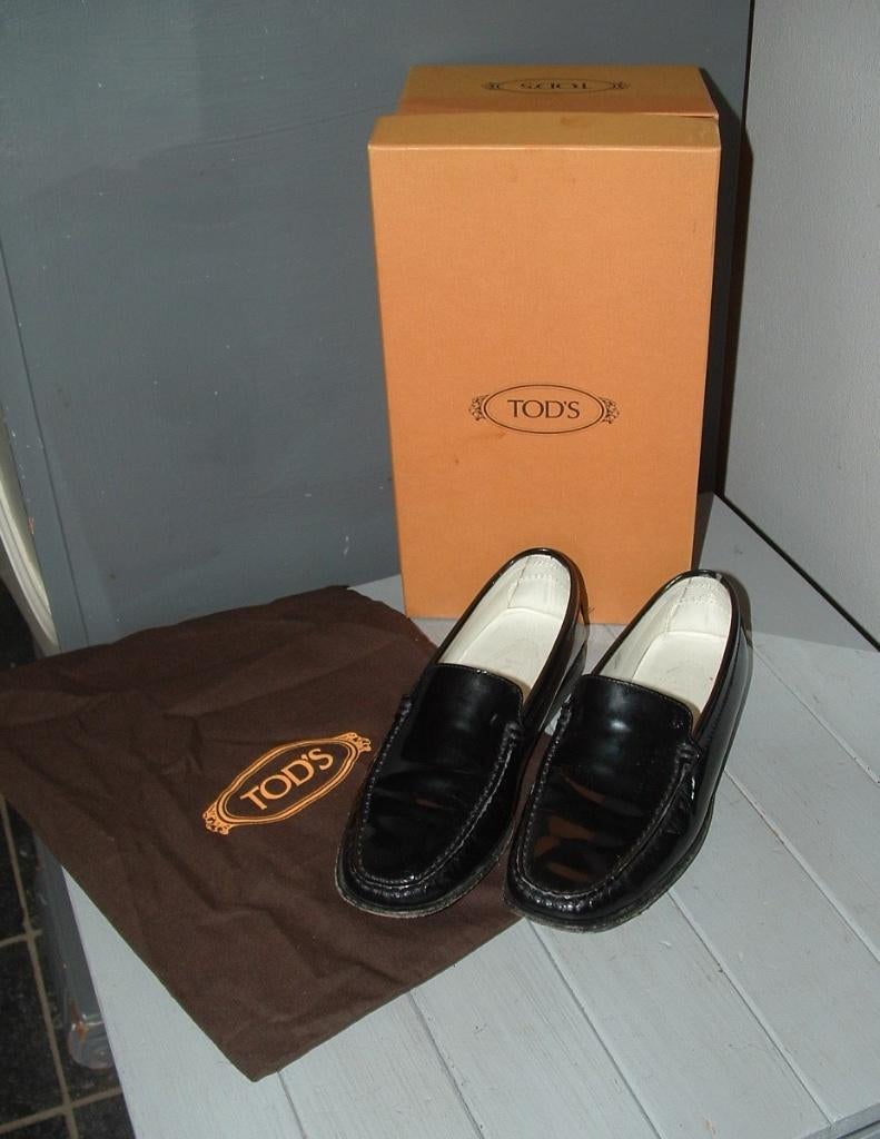 Tod's zwarte lak leer loafers instapper flatje maat 35, Kleding | Dames, Ophalen of Verzenden, Zo goed als nieuw, Tod's, Instappers