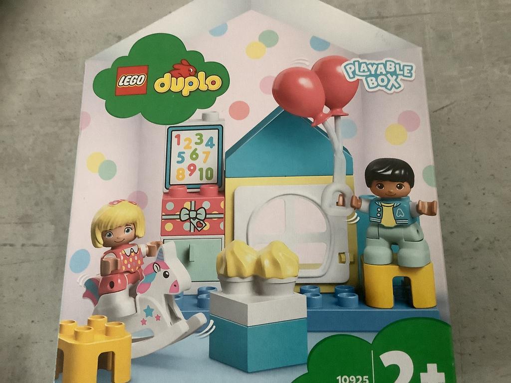 Duplo 10925 -Verjaardag/School Speelset, met de huisjes doos, Ophalen of Verzenden, Zo goed als nieuw, Duplo