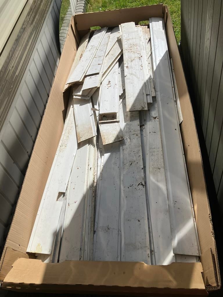 Gratis afhalen pvc schroten gebruikt lang en kort, Ophalen, Zo goed als nieuw