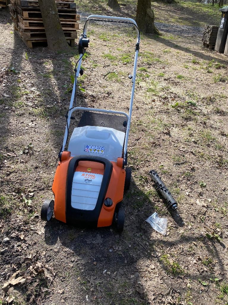 Verticuteer machine, Ophalen, Zo goed als nieuw, Elektrisch, STIHL
